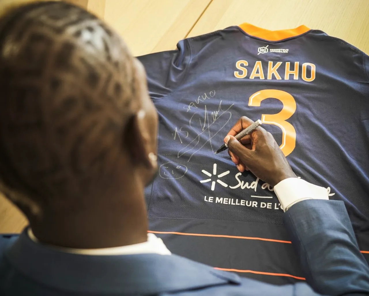 Foot : le maillot dédicacé de Mamadou Sakho à gagner | La Gazette