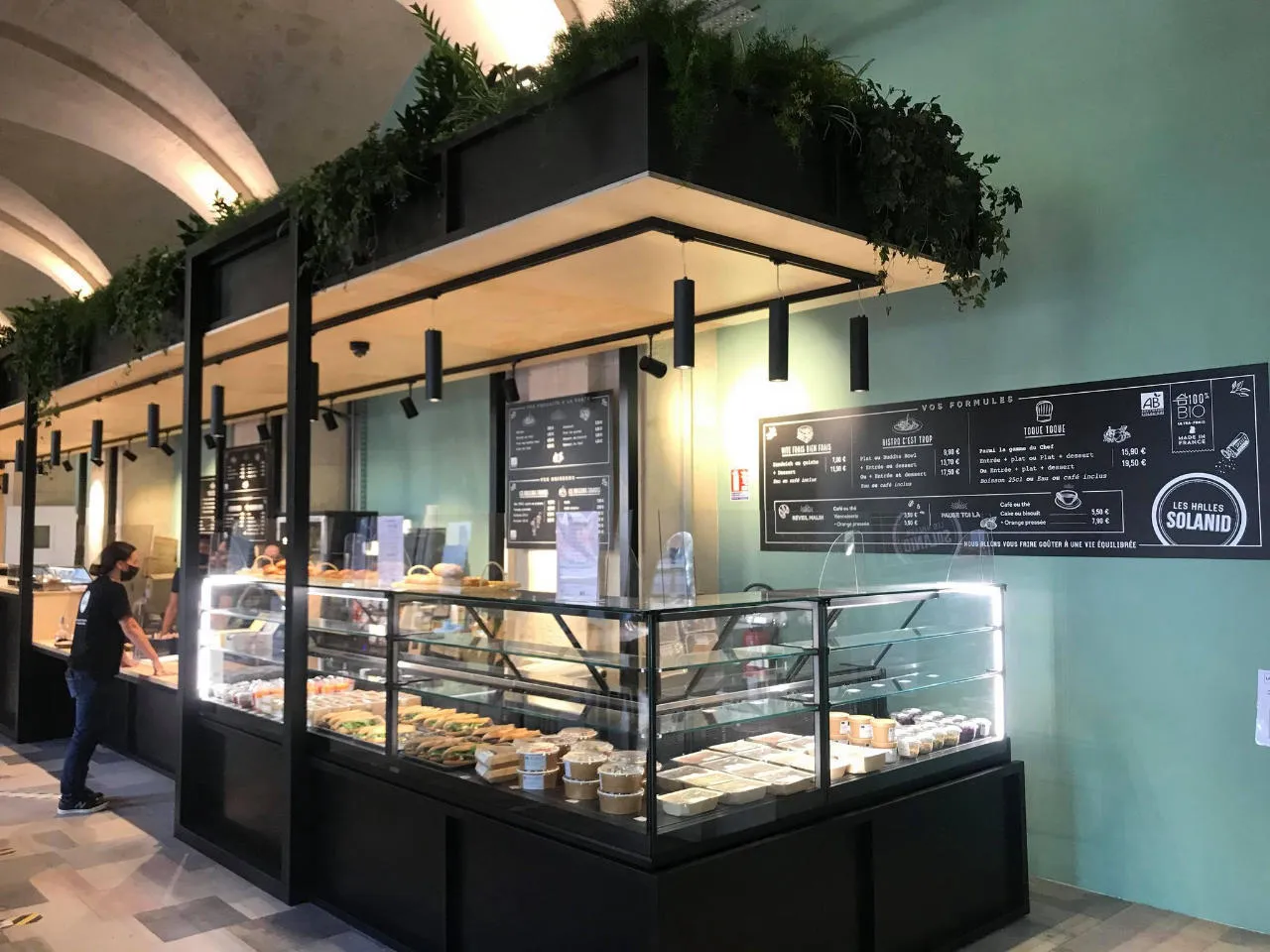 Nîmes. Les Halles Solanid, restauration rapide 100% bio, se lancent à la  gare | La Gazette